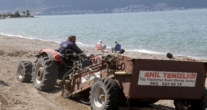 Çalış Plajı caretta carettalar için temizleniyor