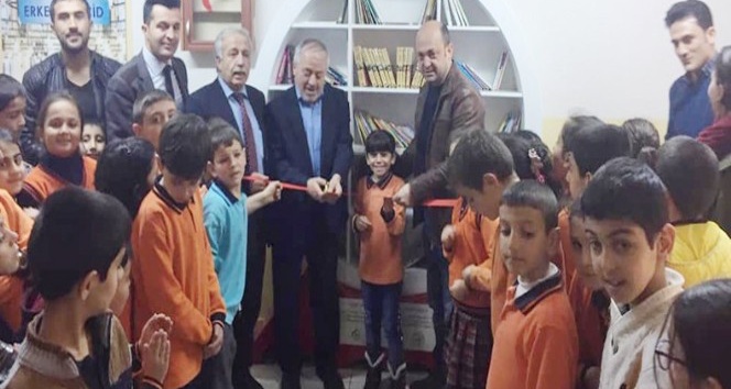 TYB Erzurum şubesi okullara kütüphane-kitaplık kurmaya devam ediyor