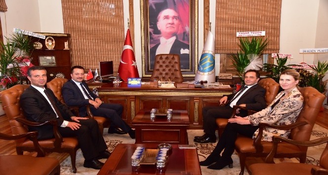 Vali Şentürk, Başkan Şahin’i ziyaret etti