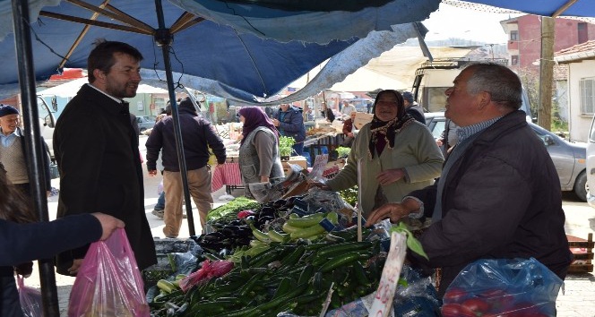 Başkan Demirci pazar esnafını ziyaret etti