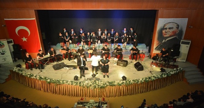 Zeytin Dalı Korosu’ndan konser