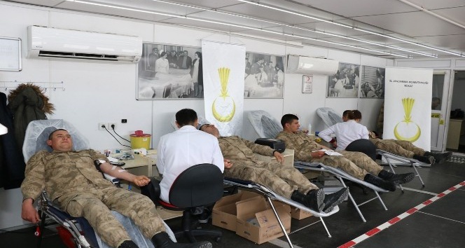 Jandarma’dan kan bağışı desteği