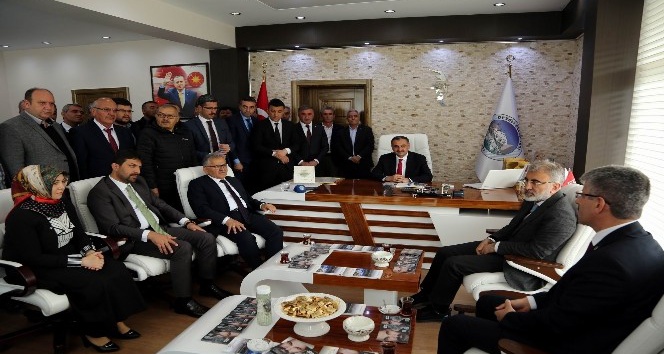 Büyükşehir Belediye Başkanı Büyükkılıç’tan Başkan Cabbar’a ziyaret
