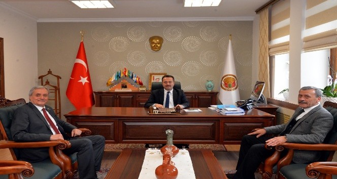 Başkan Bakkalcıoğlu, Vali Şentürk’ü ziyaret etti