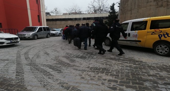 Mardin’de FETÖ operasyonu: 5 tutuklama