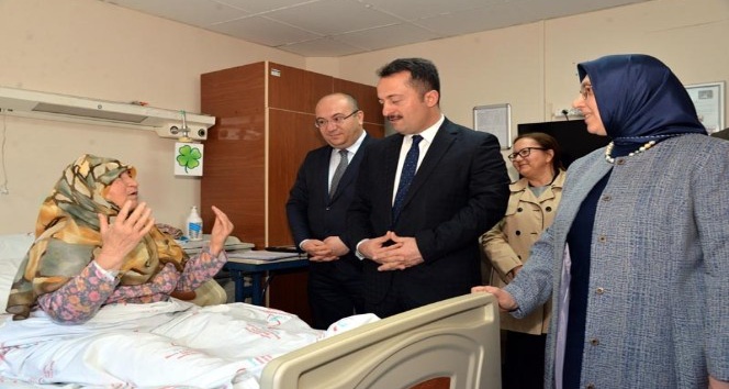 Vali Şentürk’ten hastane ziyareti