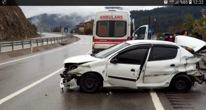 Devrek’te trafik kazası: 4 yaralı