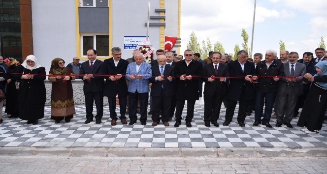 Vali Ahmet Deniz, Soma’da Kur’an kursu açılışına katıldı