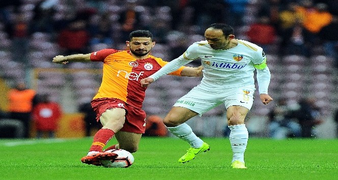 Spor Toto Süper Lig: Galatasaray: 3 - İM Kayserispor: 1 (İlk yarı)