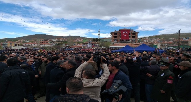 Saldırıya uğrayan Kemal Kılıçdaroğlu güvenlik güçlerince bir eve alındı
