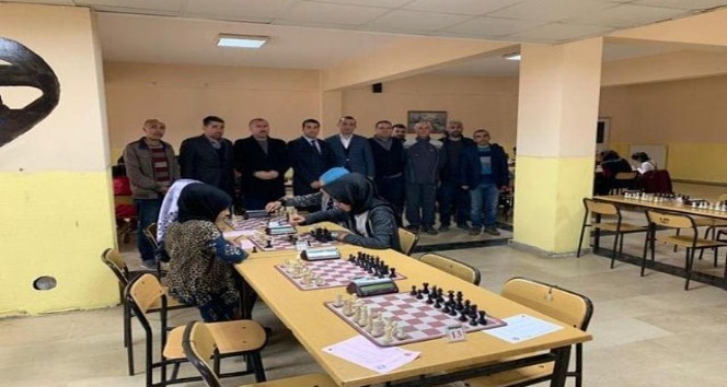 Mazıdağı’nda satranç turnuvası heyecanı