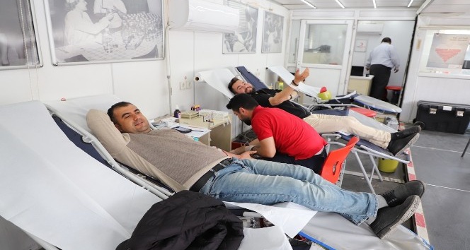 Cizrelilerden kan bağış kampanyasına yoğun ilgi