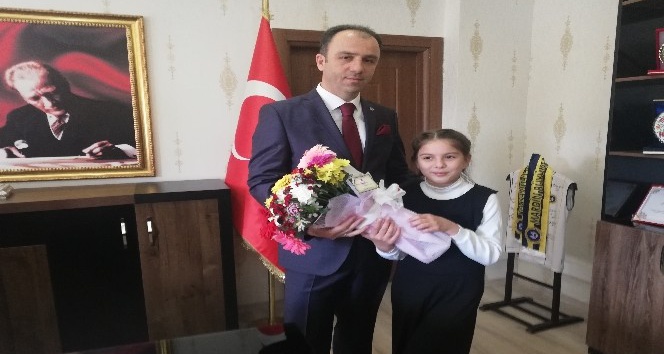 Mardin’de başsavcılık koltuğuna 10 yaşındaki Nazlı Sönmez oturdu