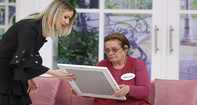 60 yıldır aradığı kardeşlerini Esra Erol buldu