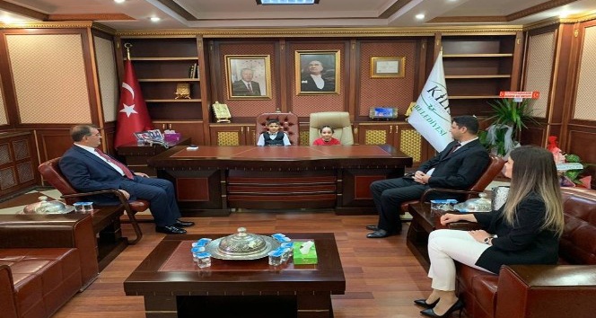 Belediye Başkanı Bulut koltuğunu devretti