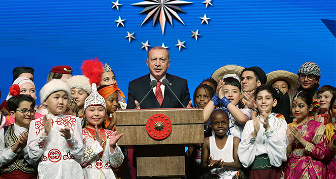 Cumhurbaşkanı Erdoğan: &#039;Dünyayı güzelleştiren yegane şey çocukların tebessümüdür&#039;