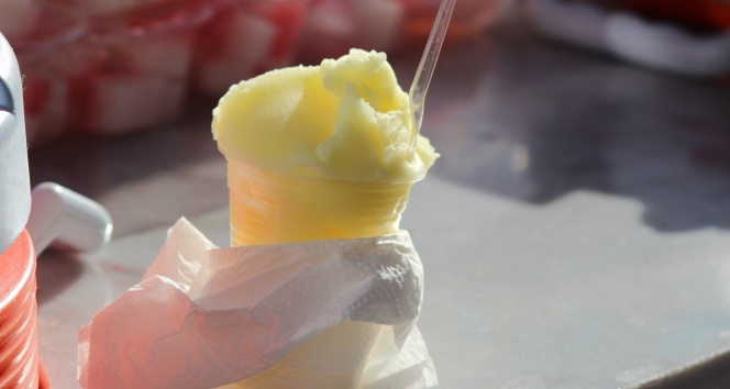 Hatay&#039;ın serinleten lezzeti: Limon dondurması