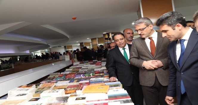 Bingöl Üniversitesi’nde 3. Kitap Fuarı açıldı