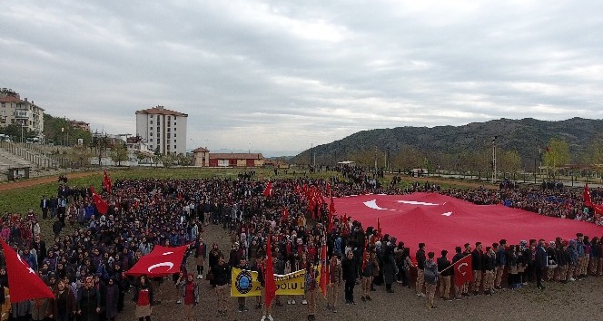 Fransa’daki sözde “Ermeni soykırımı anma günü” protesto edildi