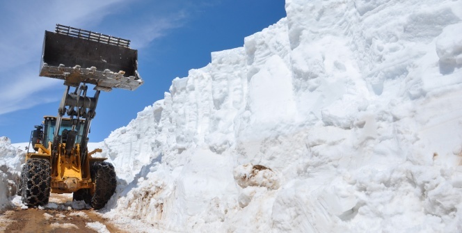 Nisan ayında 5 metre karla mücadele