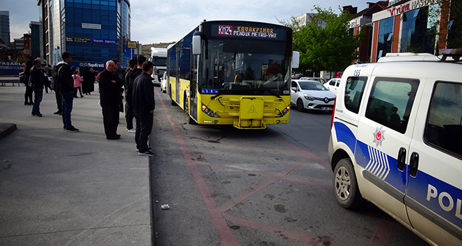 Trafikte tartıştığı İETT otobüs şoförüne sopayla saldırdı
