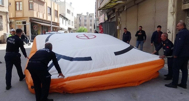 İntihardan kurtarılan genç baygınlık geçirdi