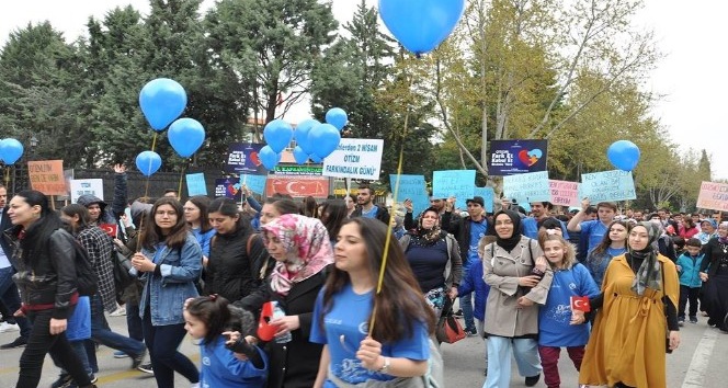 Isparta’da  Otizm Farkındalık Yürüyüşü