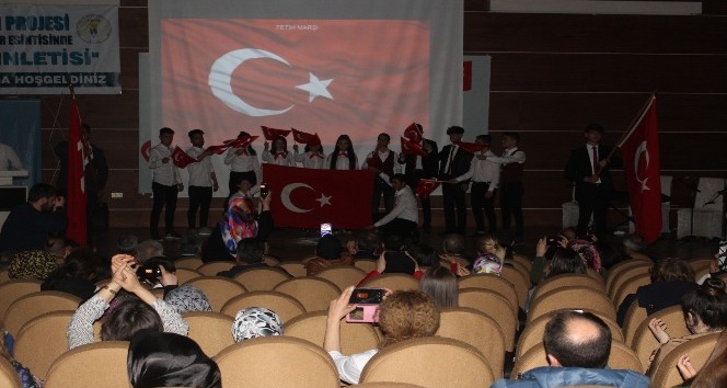 ‘’Bir Bahar Esintisi’’ adlı şiir dinletisi gerçekleştirildi