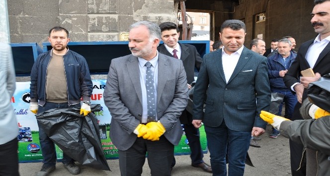 Kars Belediyesi temizlik kampanyası başlattı