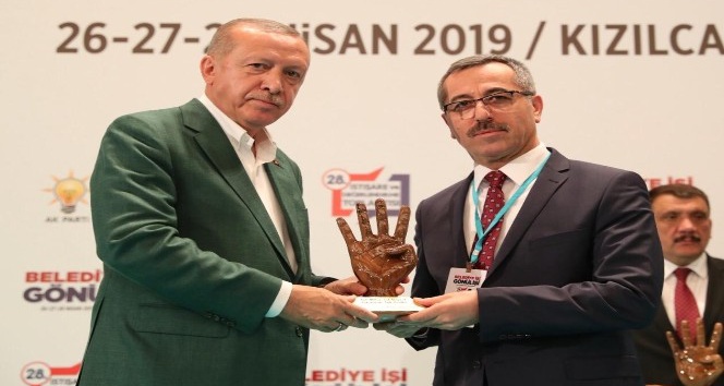 Cumhurbaşkanı Erdoğan’dan Güngör’e ödül