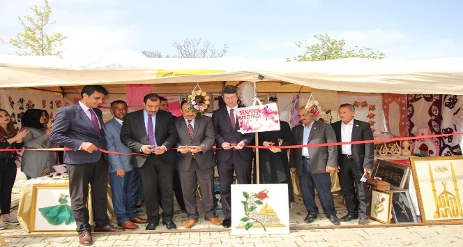 Polateli ilçesinde yıl sonu sergisi