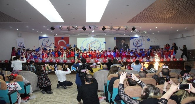 Kardelen Koleji minikleri yıl sonu heyecanını yaşadı