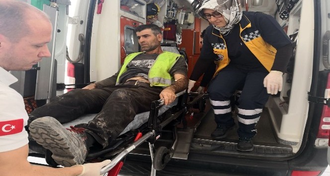 Aksaray’da işçi bayramında üzerine kalıp düşen işçi yaralandı