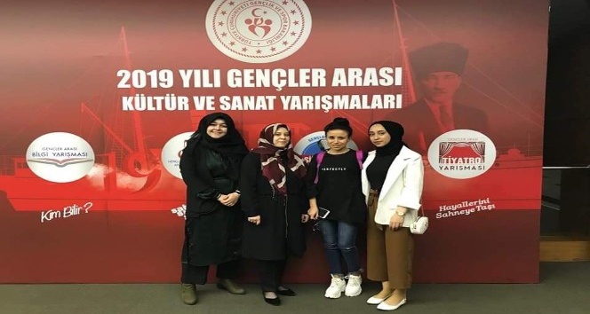 Uşak Fevzi Çakmak Kız İmam Hatip Lisesi Türkiye 1.si oldu
