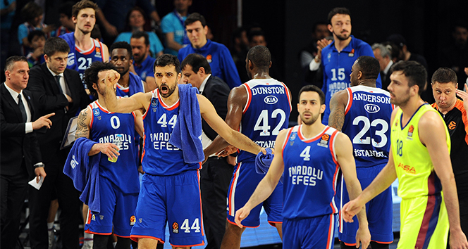 Anadolu Efes Final Four'da!