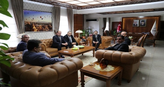 MHP’li Belde Belediye Başkanları, Vali Aktaş’ı ziyaret etti