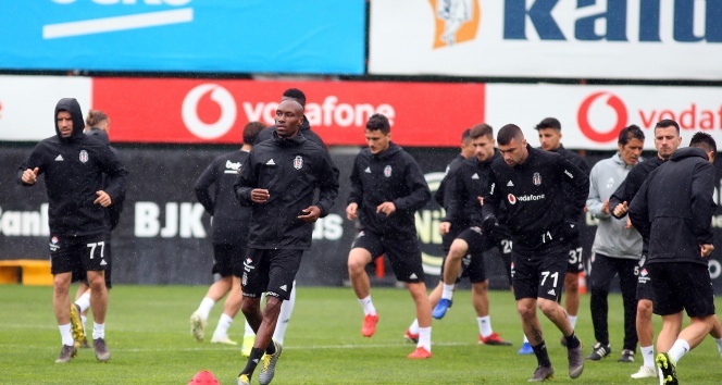 Beşiktaş, derbi hazırlıklarını sürdürdü