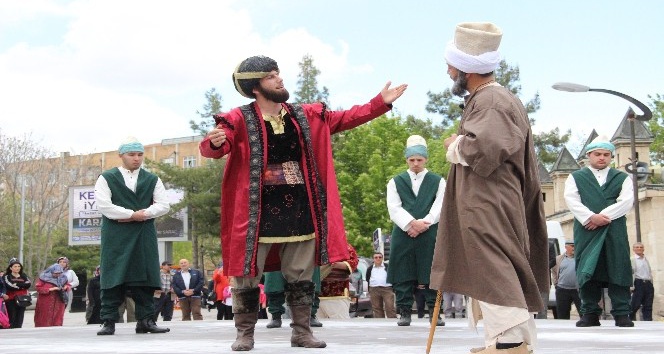 Hazreti Mevlana, Karaman’dan temsili olarak Konya’ya uğurlandı