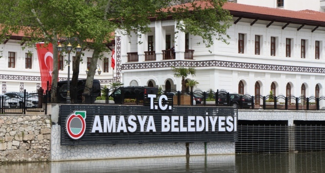 Amasya Belediyesi tabelasına &#039;T.C.&#039; ibaresi eklendi