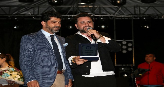 Bora Duran gençlere bahar coşkusu yaşattı