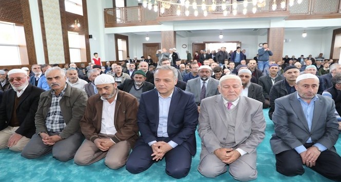 Suluova’da Akşemseddin Camisi dualarla ibadete açıldı
