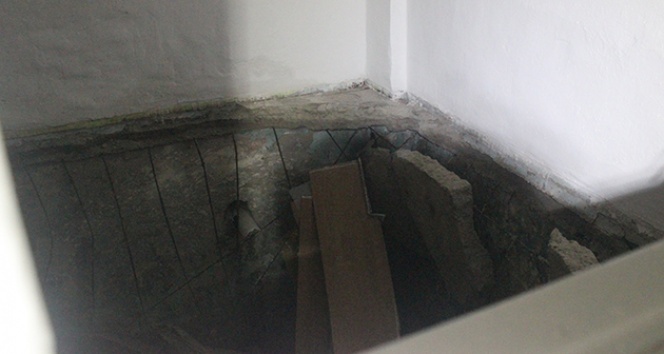 İstanbul'da binanın tabanı çöktü: 1'i çocuk 5 kiÅi yaralandı