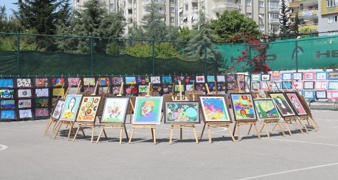 Öğrencilerden resim ve ahşap boyama sergisi