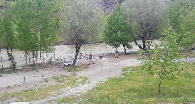 Suya kapÄ±lan 2 Ã§ocuÄundan birini kurtarabildi