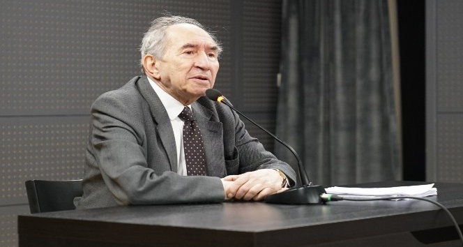Eski Bakan Altan Öymen Kapadokya’da Türkiye’nin demokrasi tecrübesini anlattı