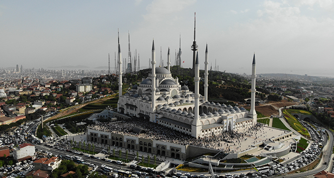 Tarihçi Kadir Mısıroğlu son yolculuğuna uğurlandı