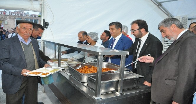 Şırnak Belediyesi her akşam 400 kişiye iftar verecek