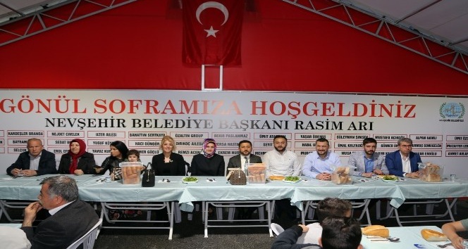 Nevşehir’de dev çadırda ilk iftar heyecanı yaşandı