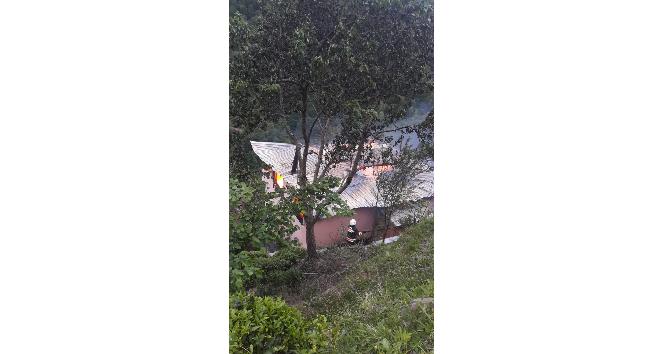 Trabzon’da yangın bir evi kül etti