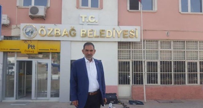 Özbağ Belediyesine MHP’li Başkan T.C. İbaresini astırdı